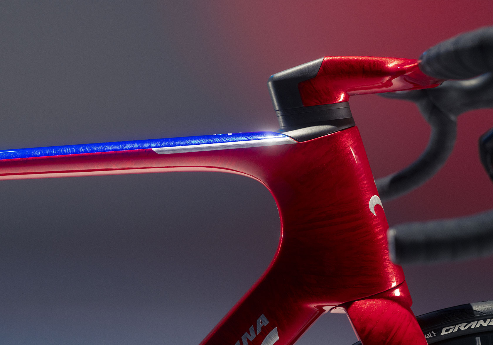 gallery_dettaglio_colore_F32_1680x1176_b